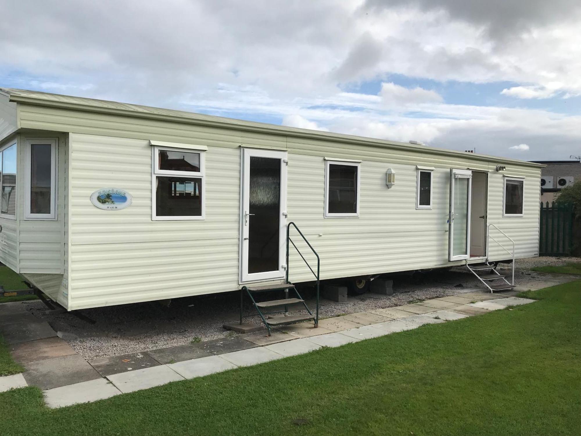 Modern 2 Bedroom Static Caravan - Lyons Kingsley Holiday Park - Pensarn, Abergele - Pet Friendly Eksteriør billede